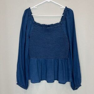 Old Navy Chambray Top Women's M Blue Lyocell Long Sleeve Smocked Bodice Casual